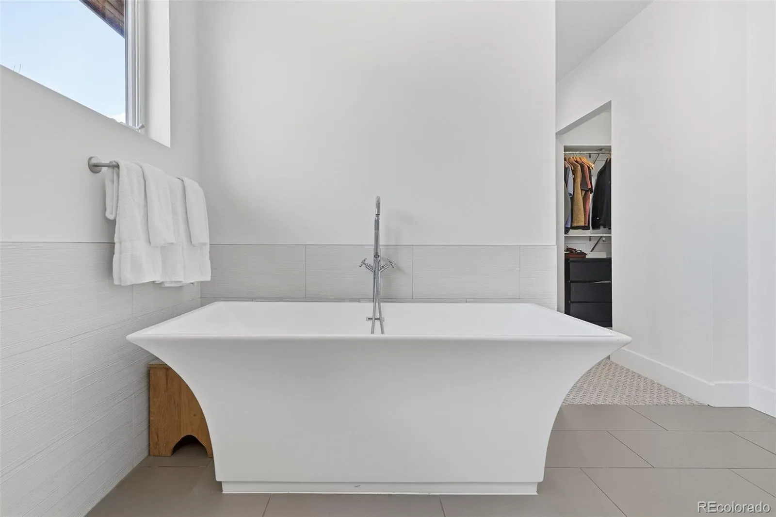 04092026174249 1600 27