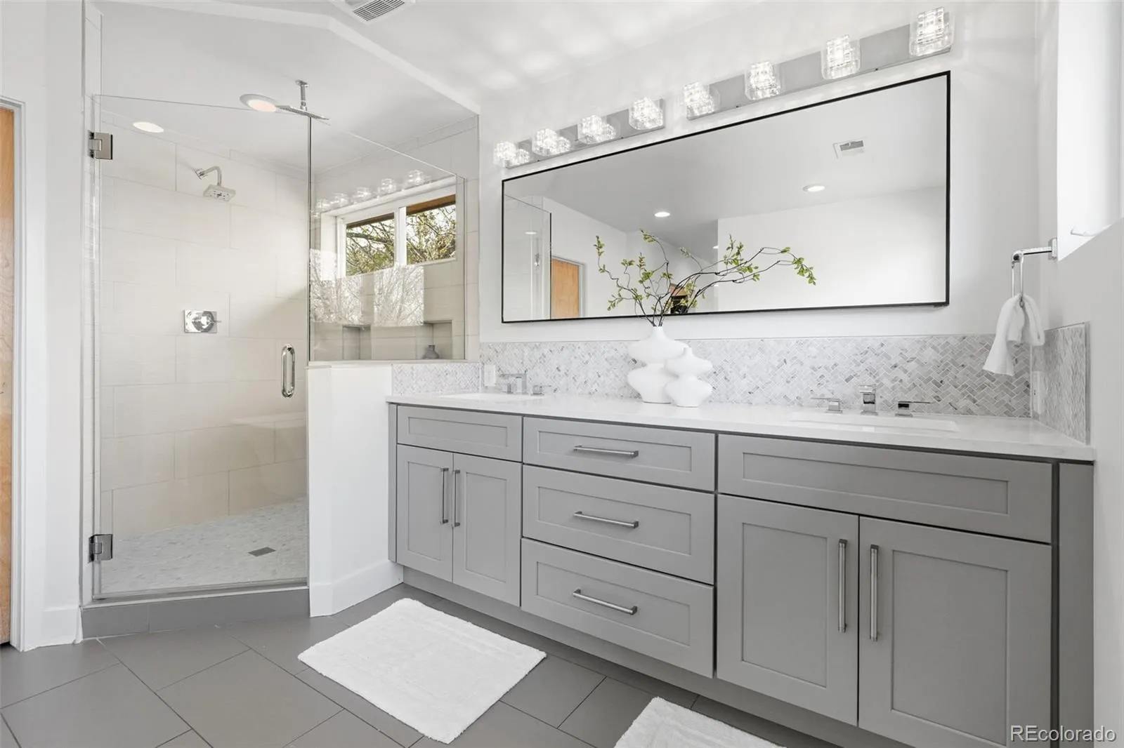 04092026174249 1600 28