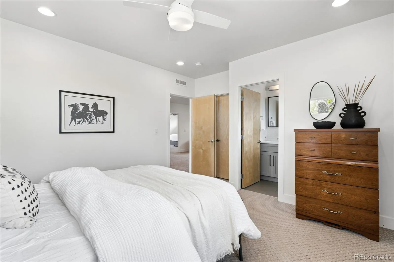 04092026174249 1600 33