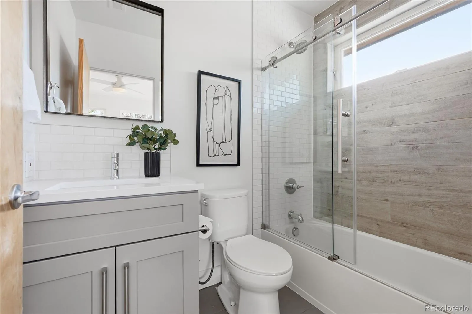 04092026174249 1600 34