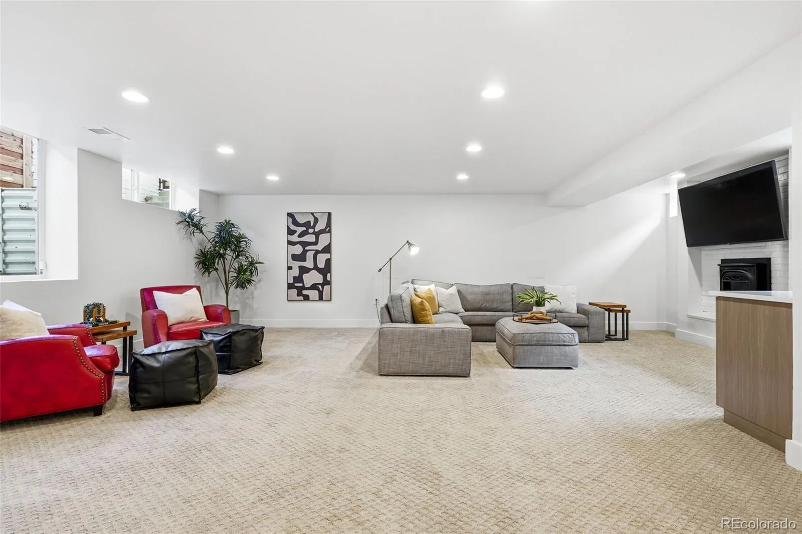 04092026174249 1600 38