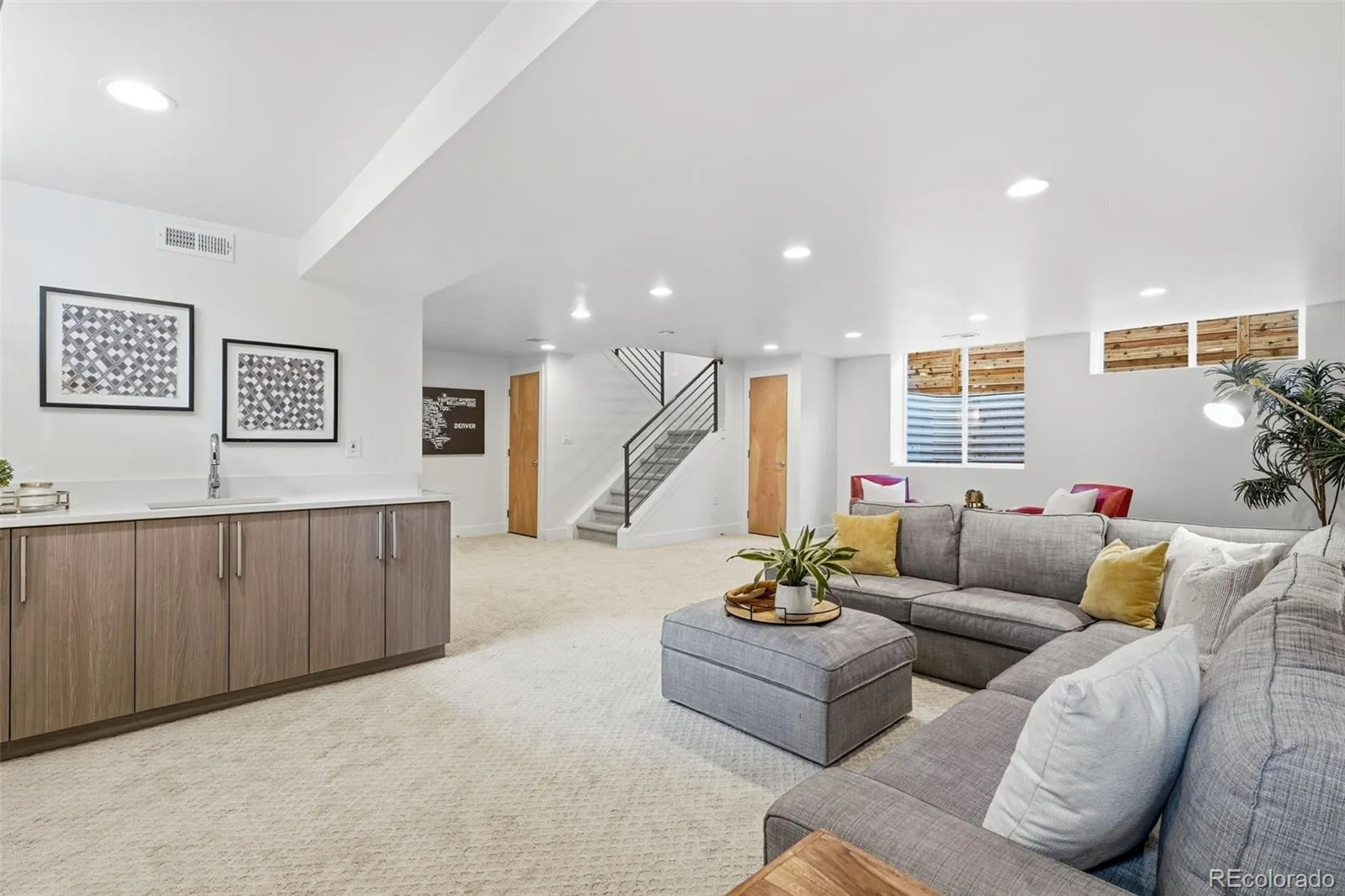 04092026174249 1600 39