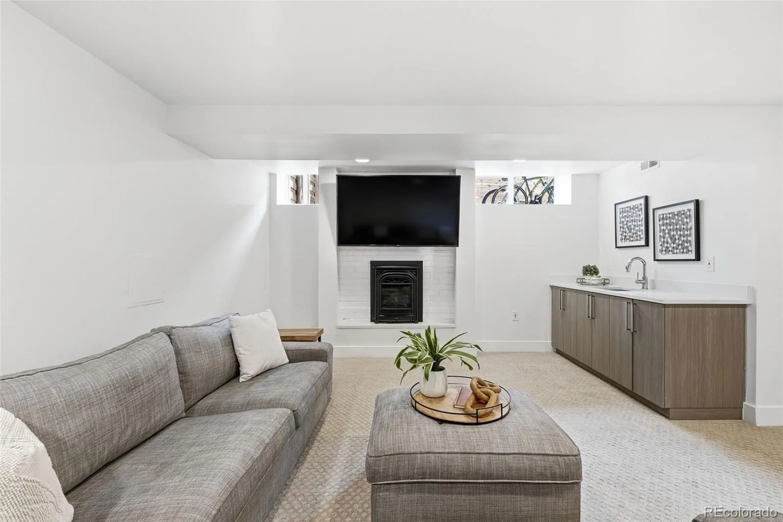 04092026174249 1600 40