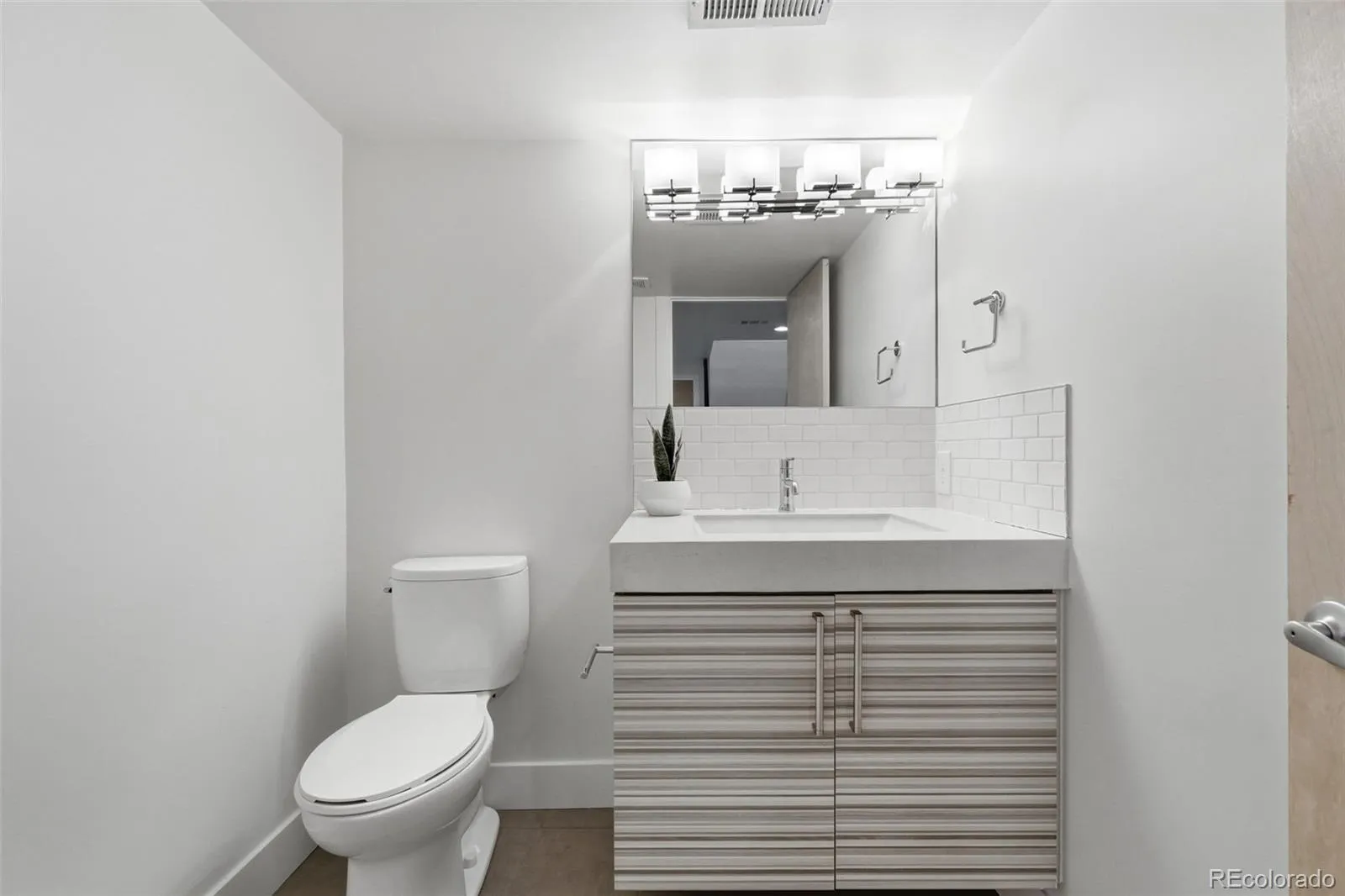 04092026174249 1600 41