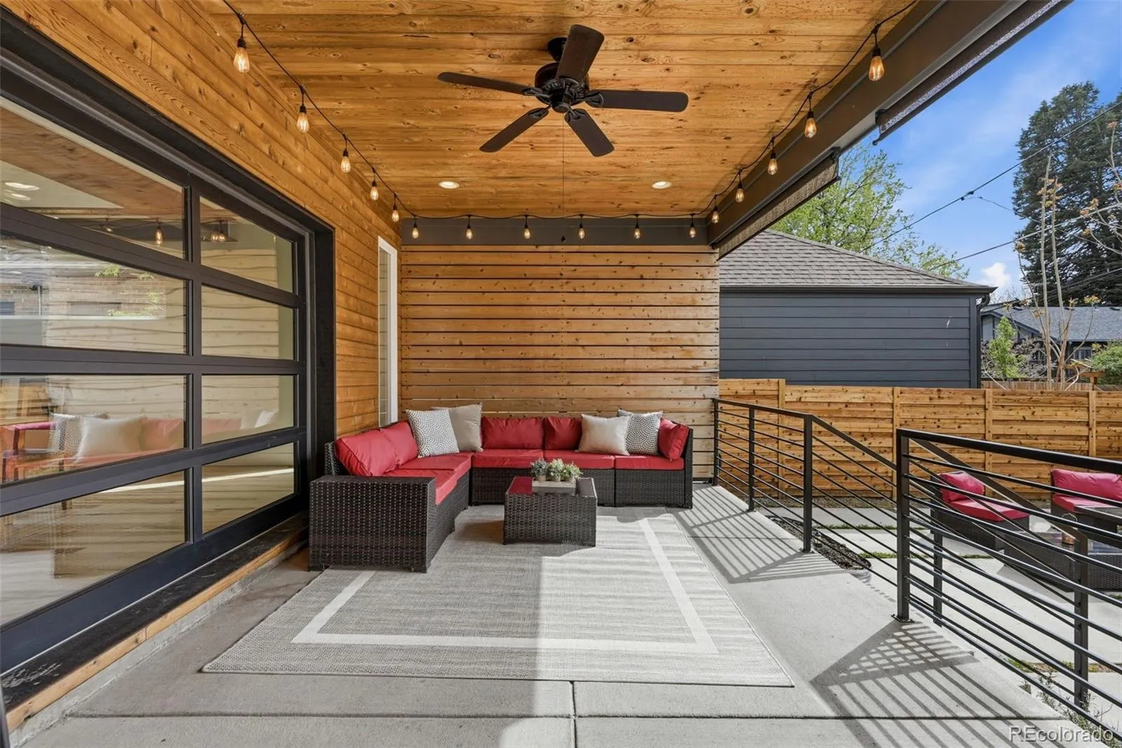 04092026174249 1600 43