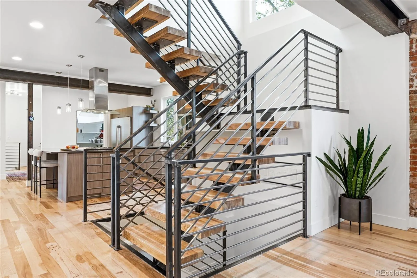 04092026174249 1600 5