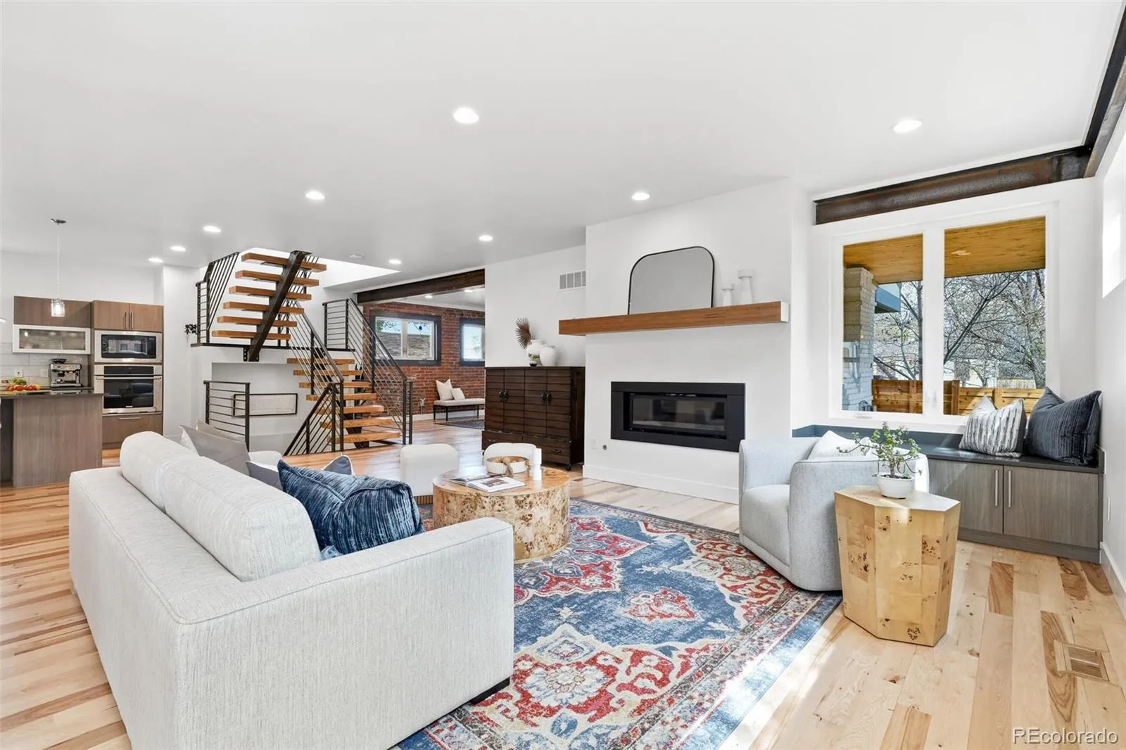 04092026174249 1600 8