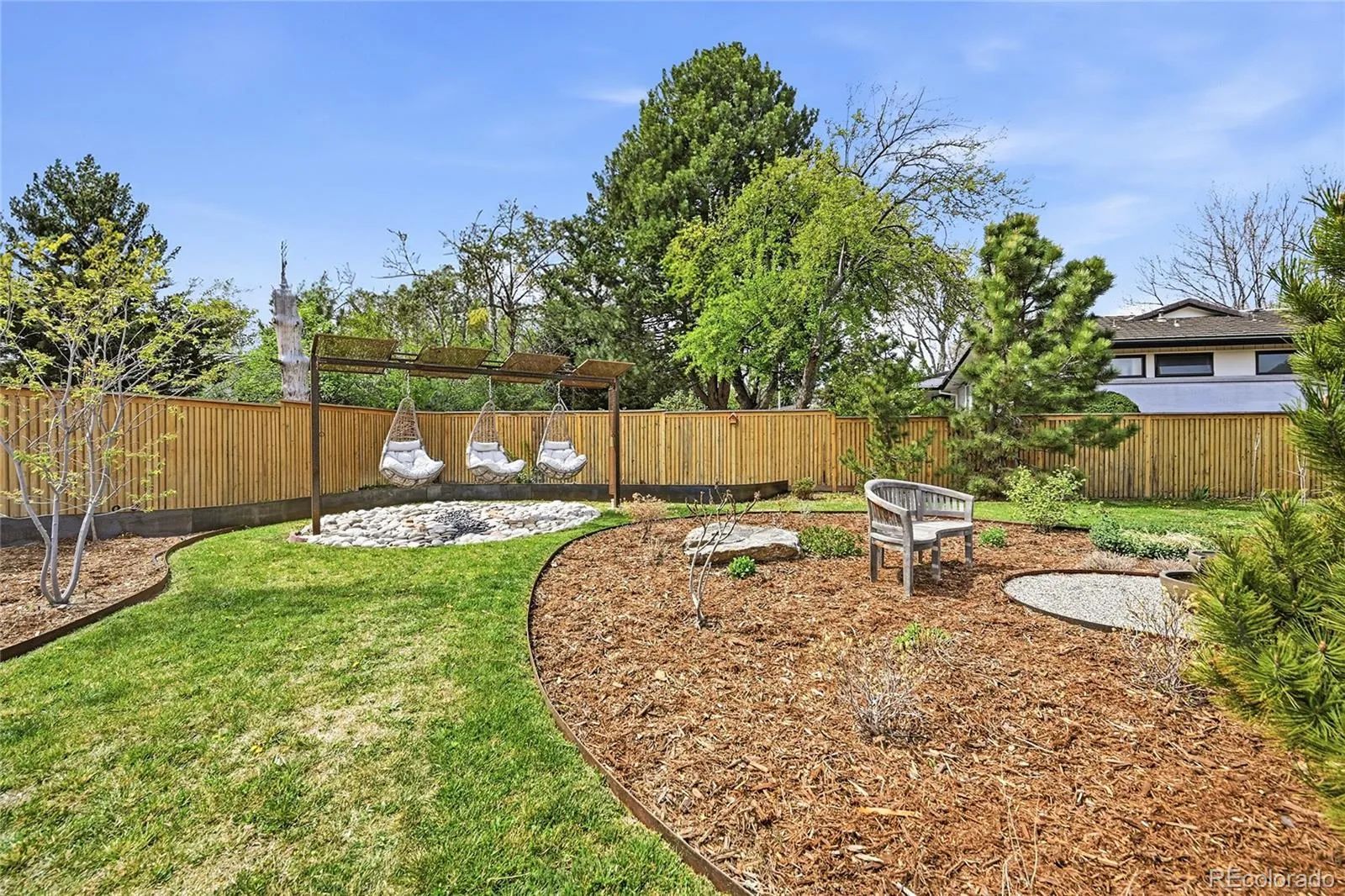 3742 S Grape Street Denver CO 80237 MLS #REC2725016 04242026172430 1600 21