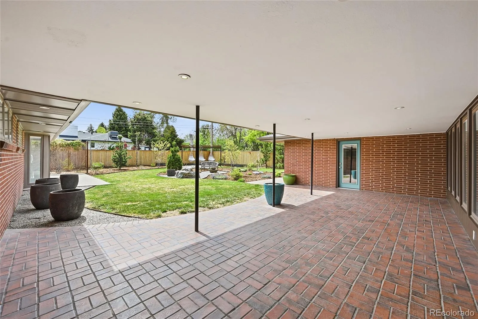 3742 S Grape Street Denver CO 80237 MLS #REC2725016 04242026172430 1600 23