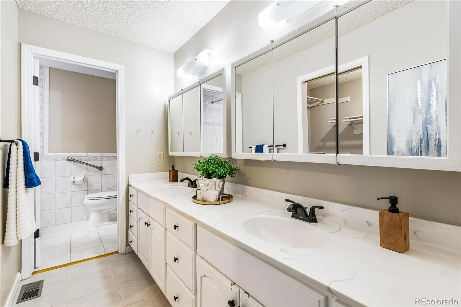 5804 S Kline Street Littleton CO 80127 | MLS #REC2726464 06092026015017 1600 16