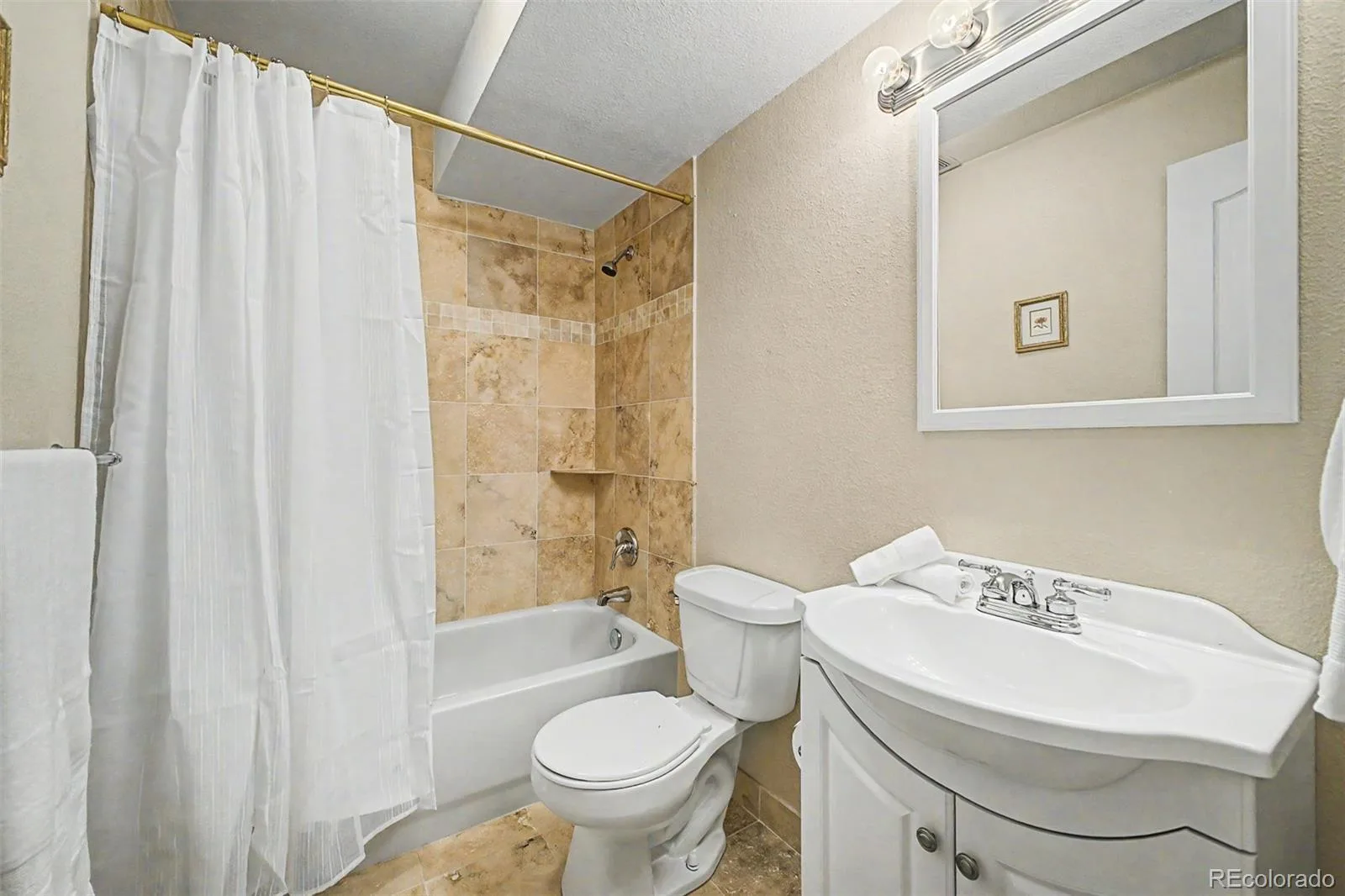 8631 E Hawaii Drive Denver CO 80231 MLS #REC2728686 05292026170416 1600 30