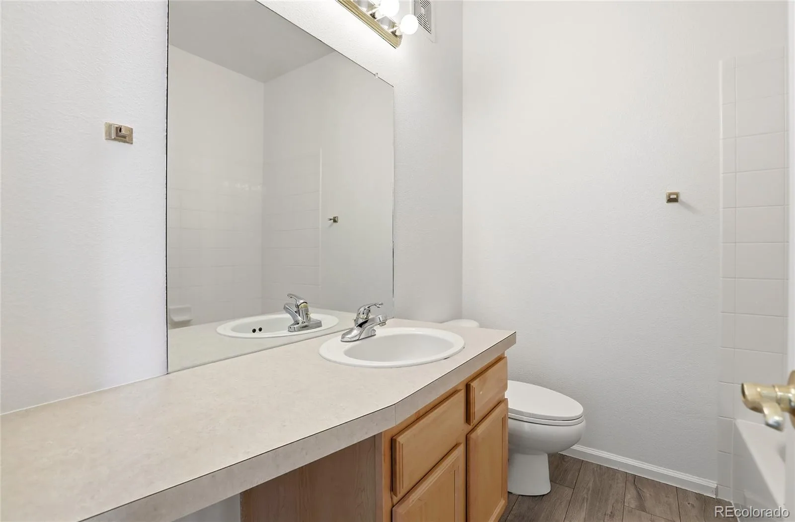 1435 S Chambers Road #104 Aurora CO 80017 | MLS #REC2729031 06122026205051 1600 21
