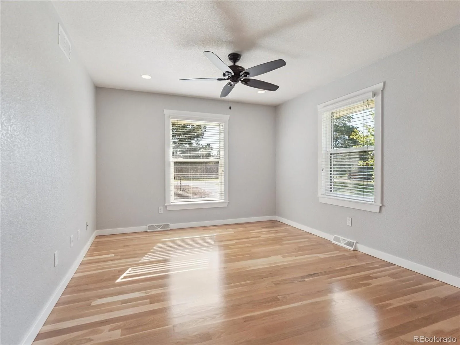7229 S Tamarac Court Centennial CO 80112 MLS #REC2735271 06192026230934 1600 24