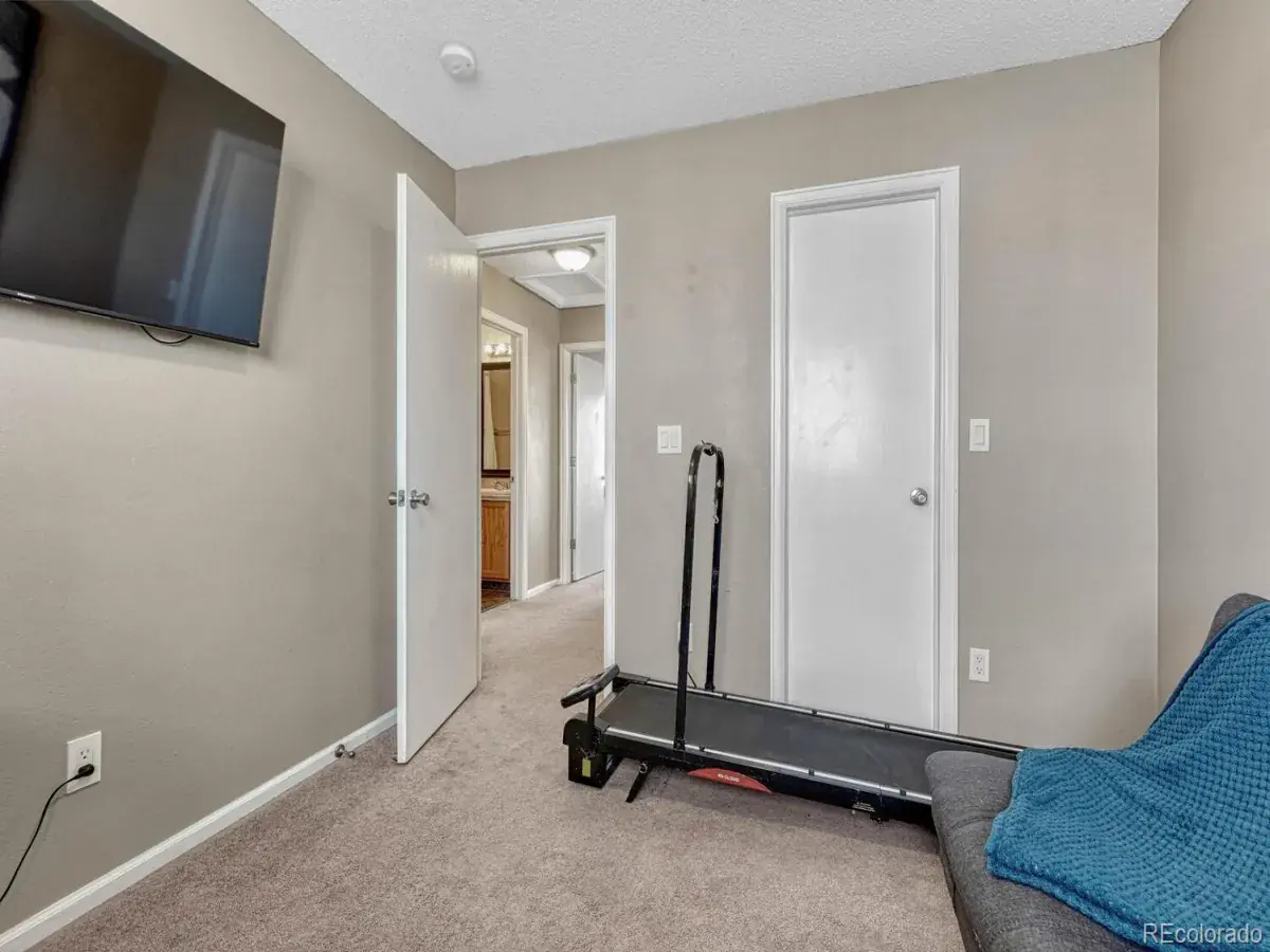 18668 E Vassar Drive Aurora CO 80013 MLS #REC2735547 04212025004638 1200 22