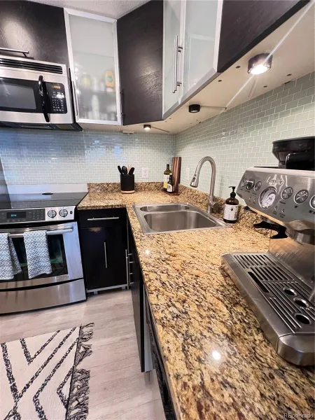 1032 N Clarkson Street #102 Denver CO 80218 | MLS #REC2735860 10092026052622 800 9