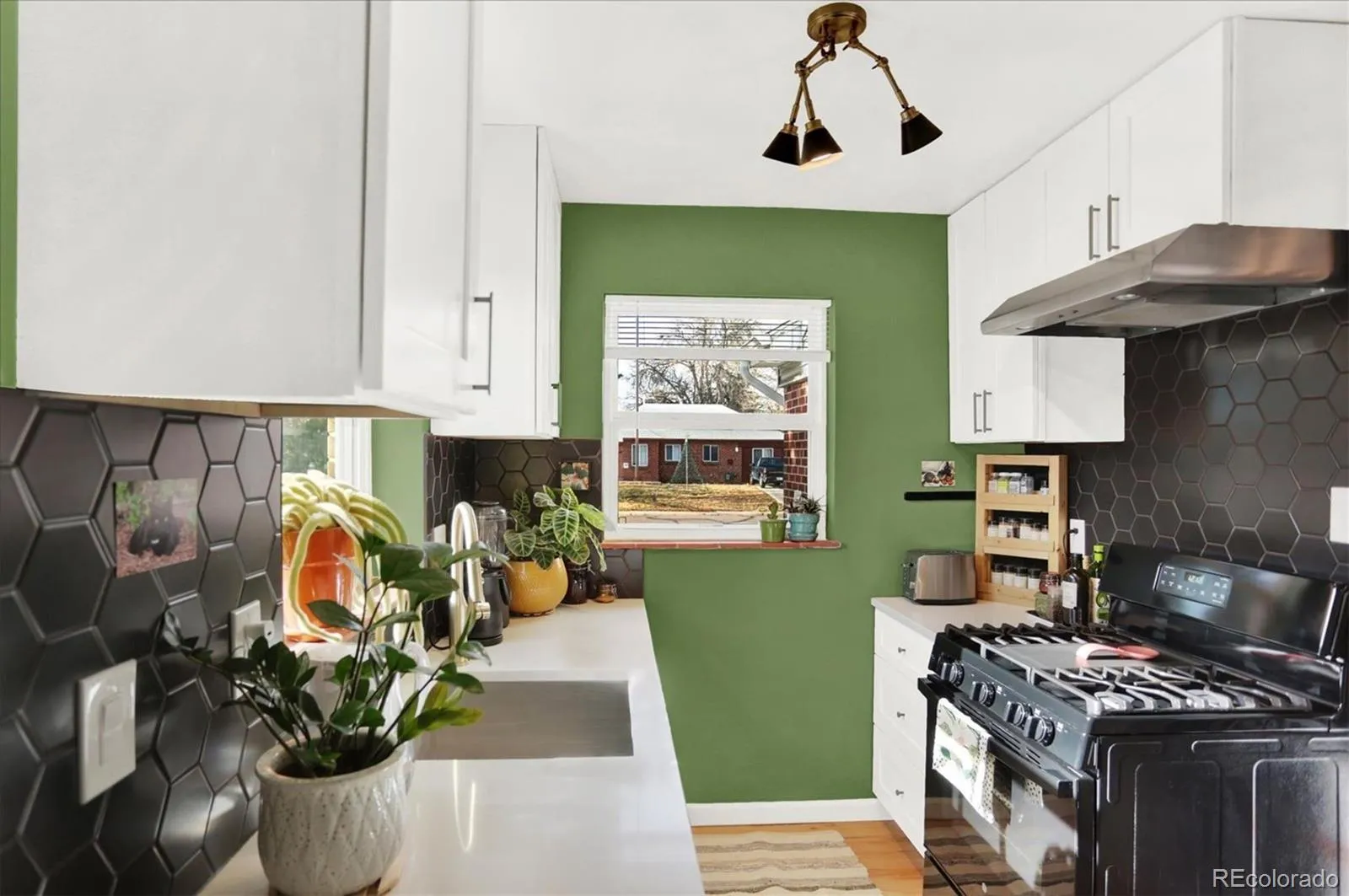 04102026032602 1600 10