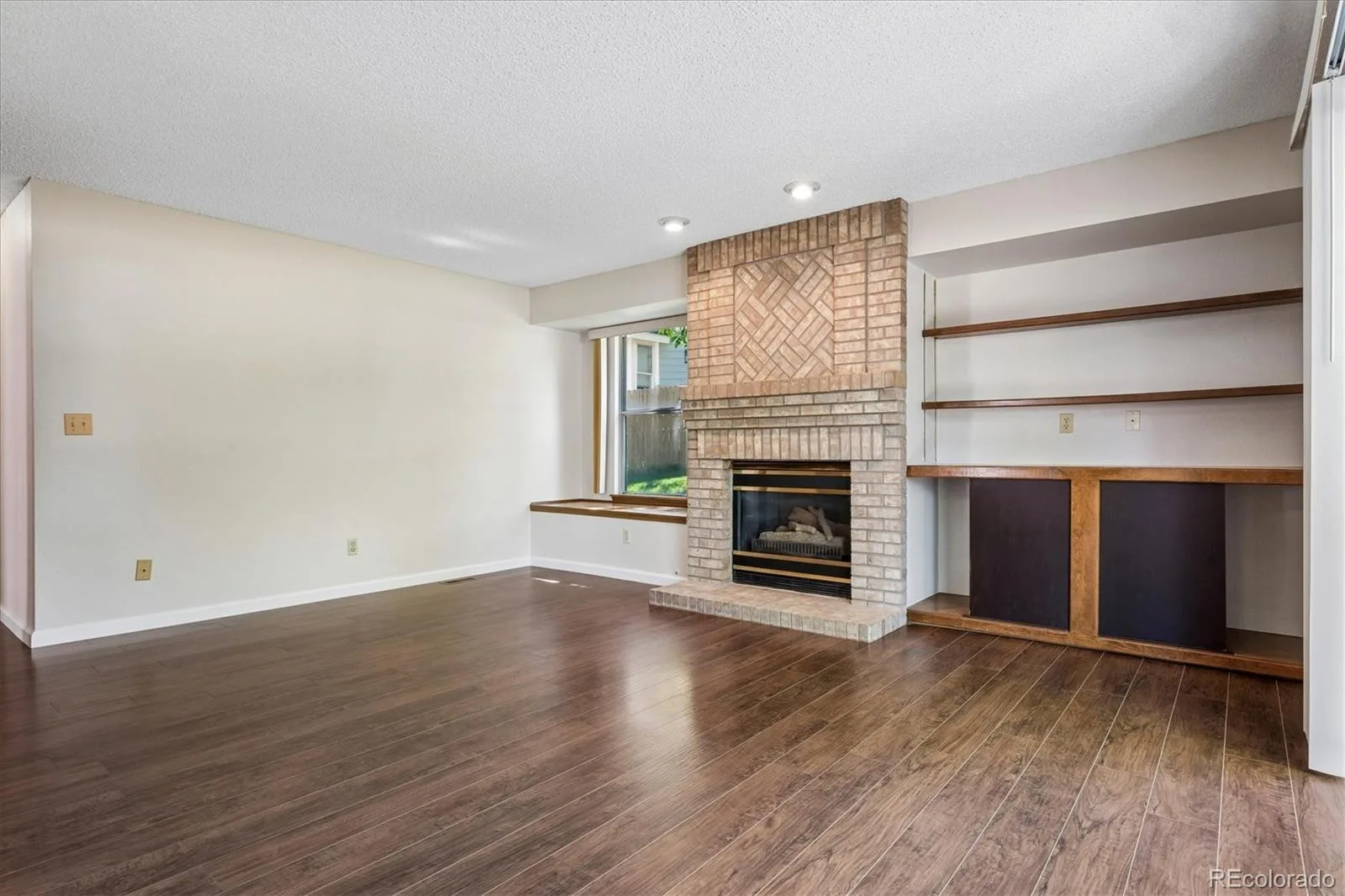 471 W Jamison Place Littleton CO 80120 | MLS #REC2742453 06092026015155 1600 16