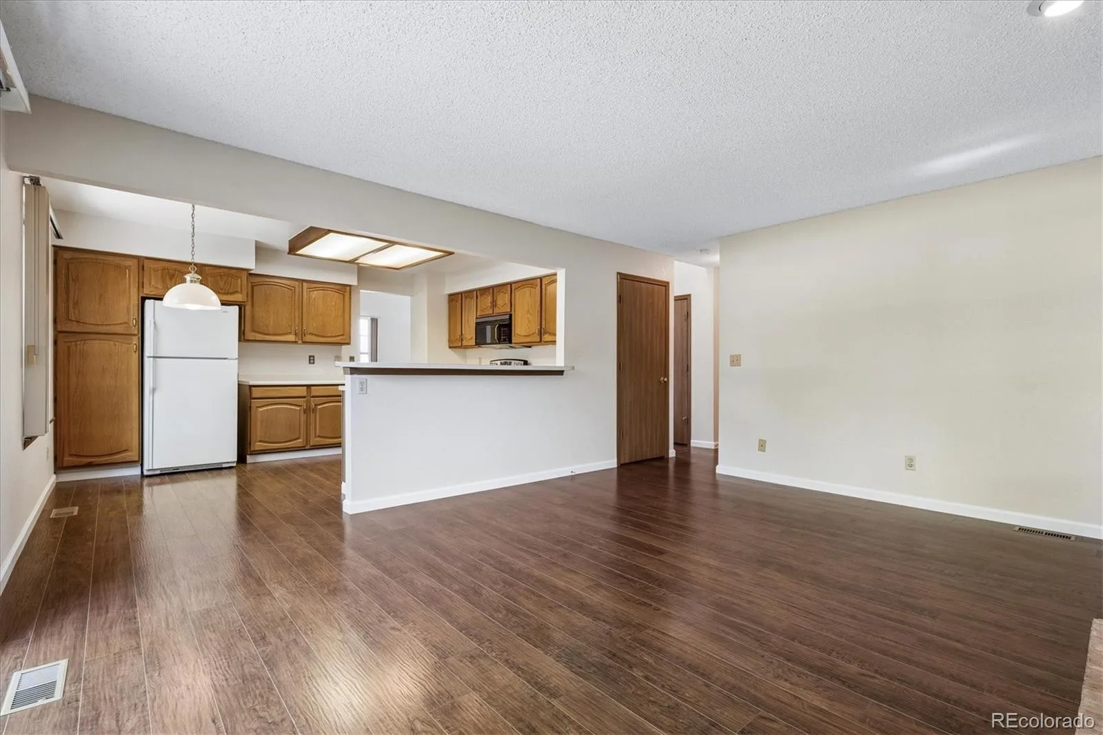 471 W Jamison Place Littleton CO 80120 | MLS #REC2742453 06092026015155 1600 19