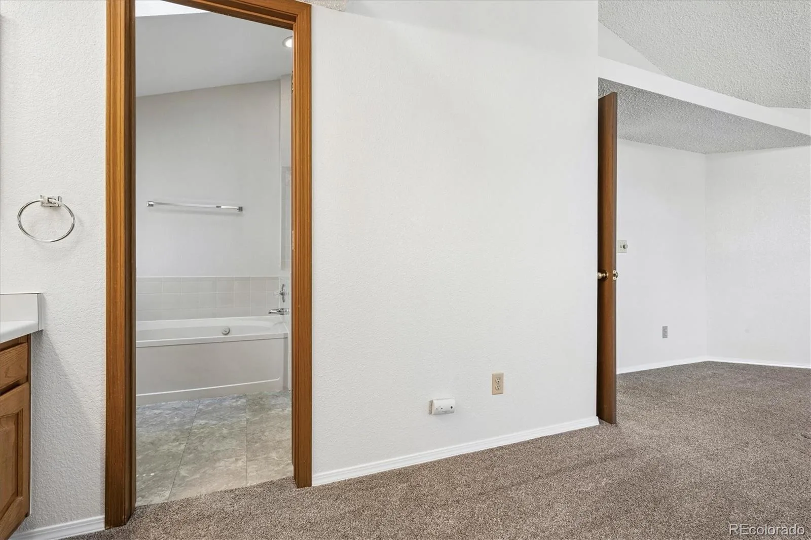 471 W Jamison Place Littleton CO 80120 | MLS #REC2742453 06092026015155 1600 26