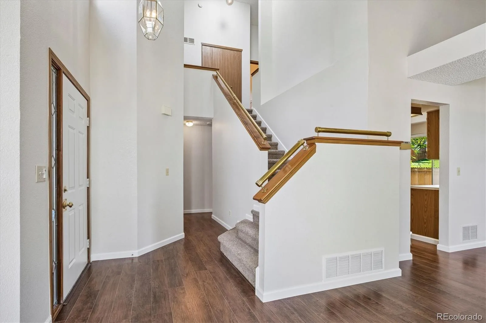 471 W Jamison Place Littleton CO 80120 | MLS #REC2742453 06092026015155 1600 4