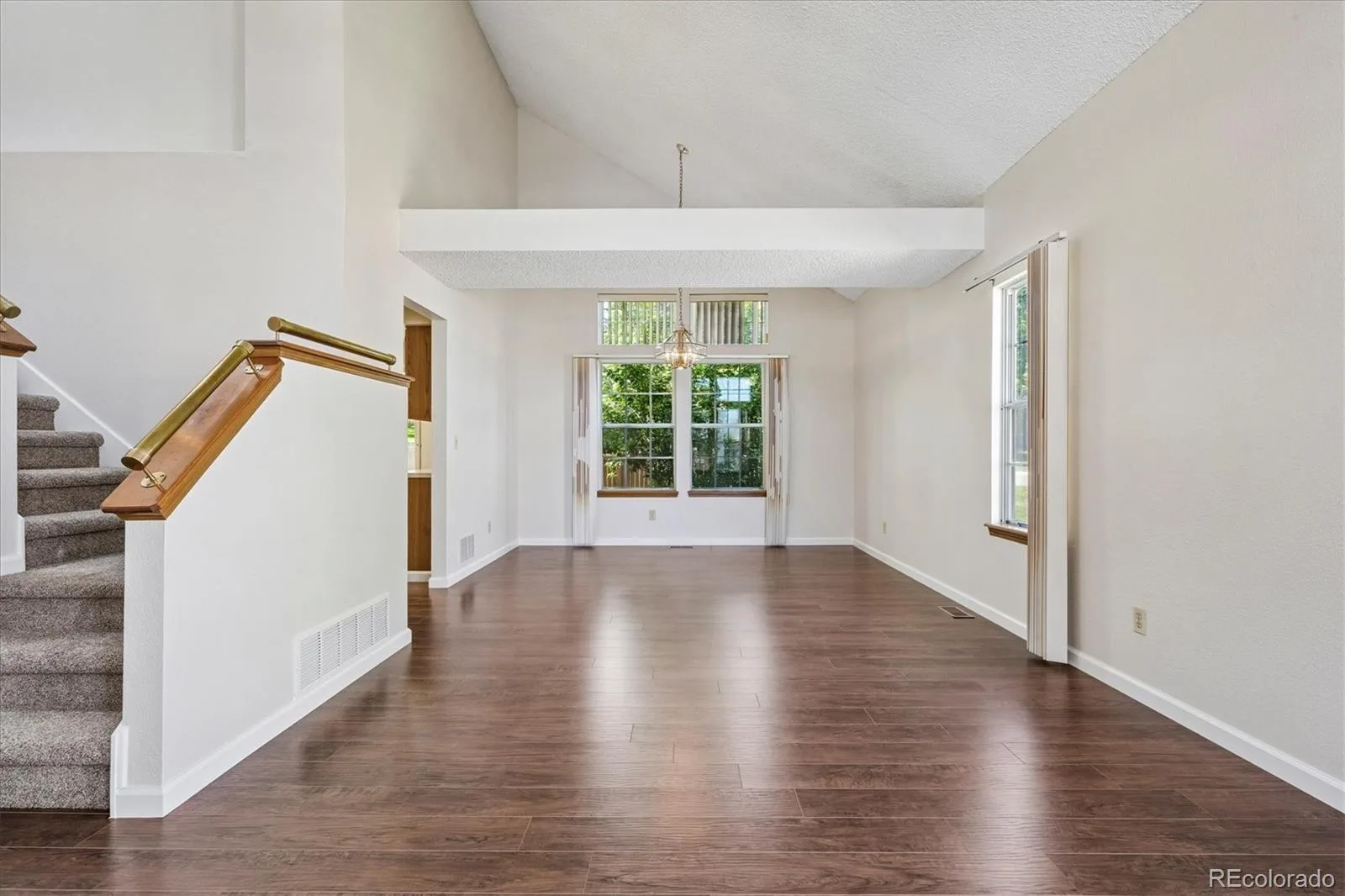 471 W Jamison Place Littleton CO 80120 | MLS #REC2742453 06092026015155 1600 8