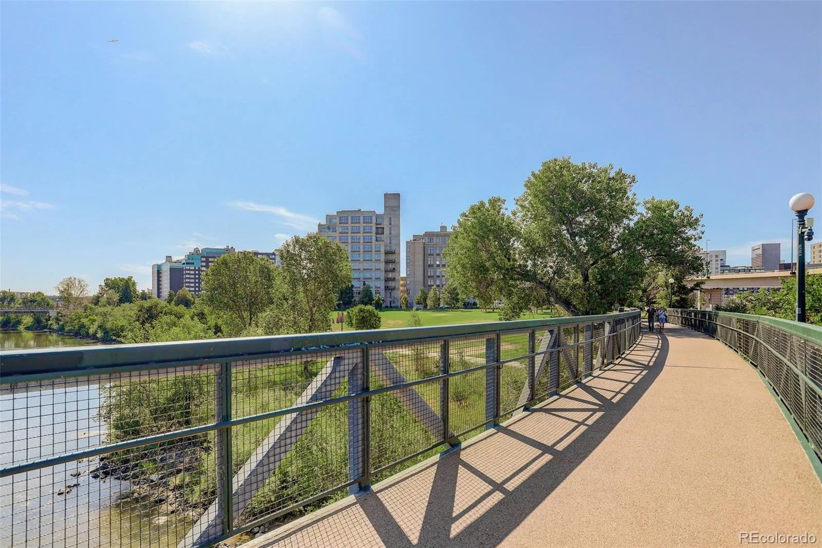 04102026230918 1600 40