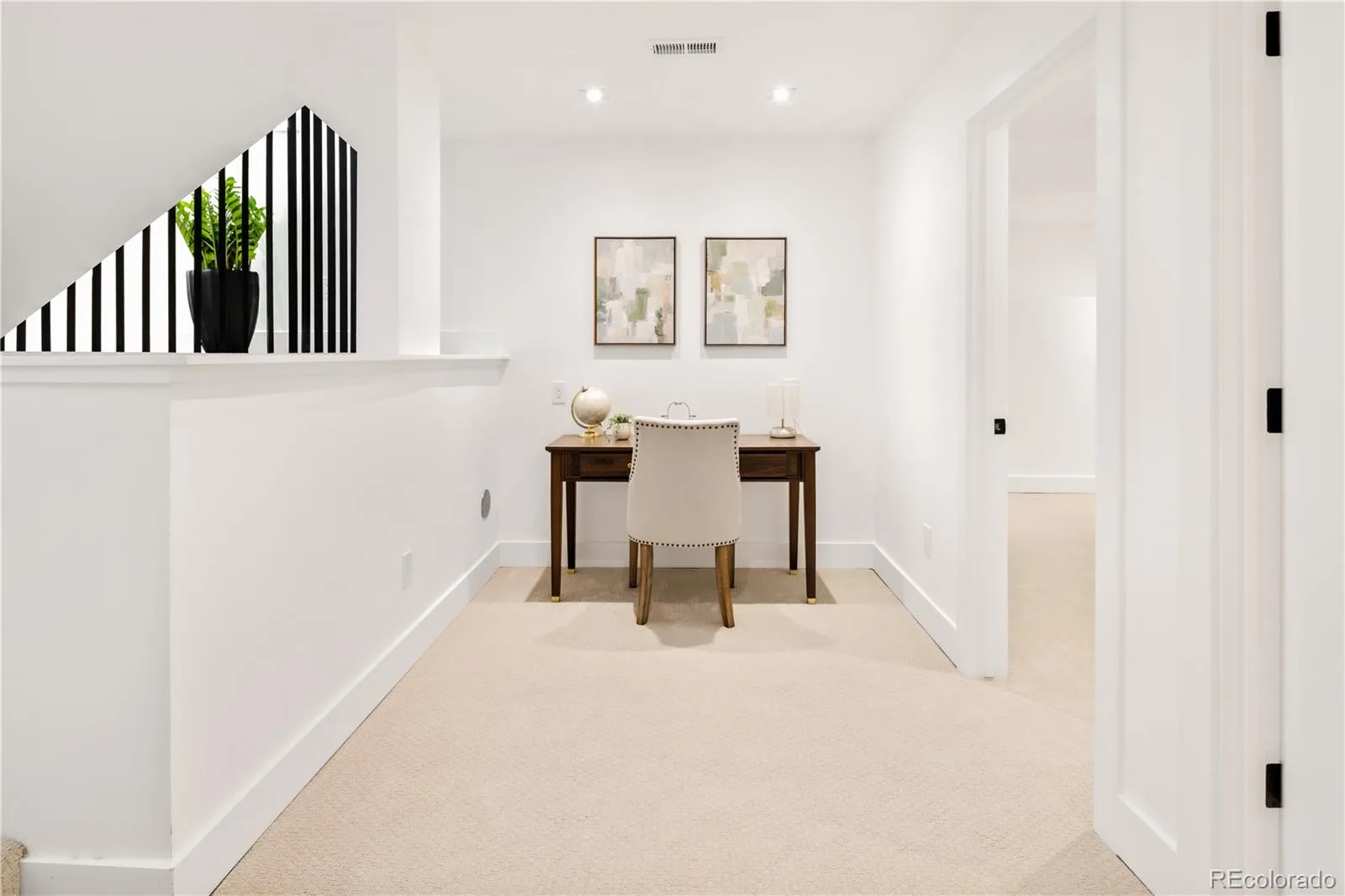 729 S Hudson Street Denver CO 80246 | MLS #REC2743637 08192026232734 1600 32