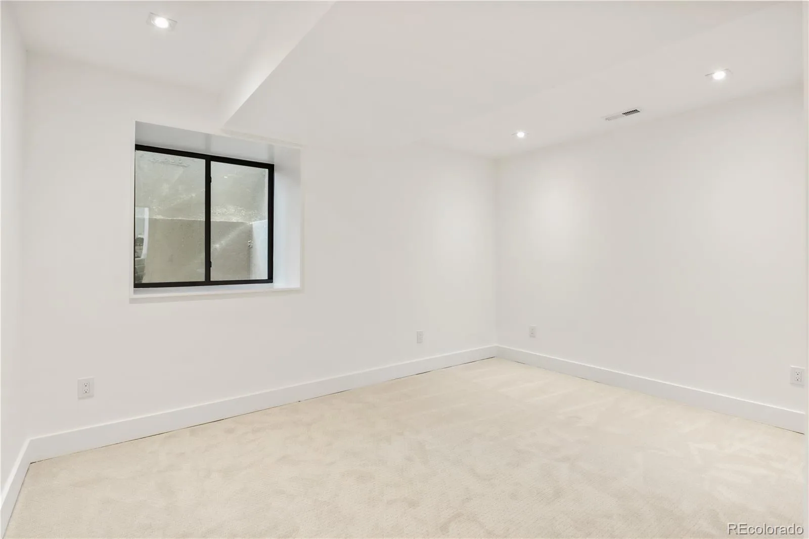 729 S Hudson Street Denver CO 80246 | MLS #REC2743637 08192026232734 1600 34