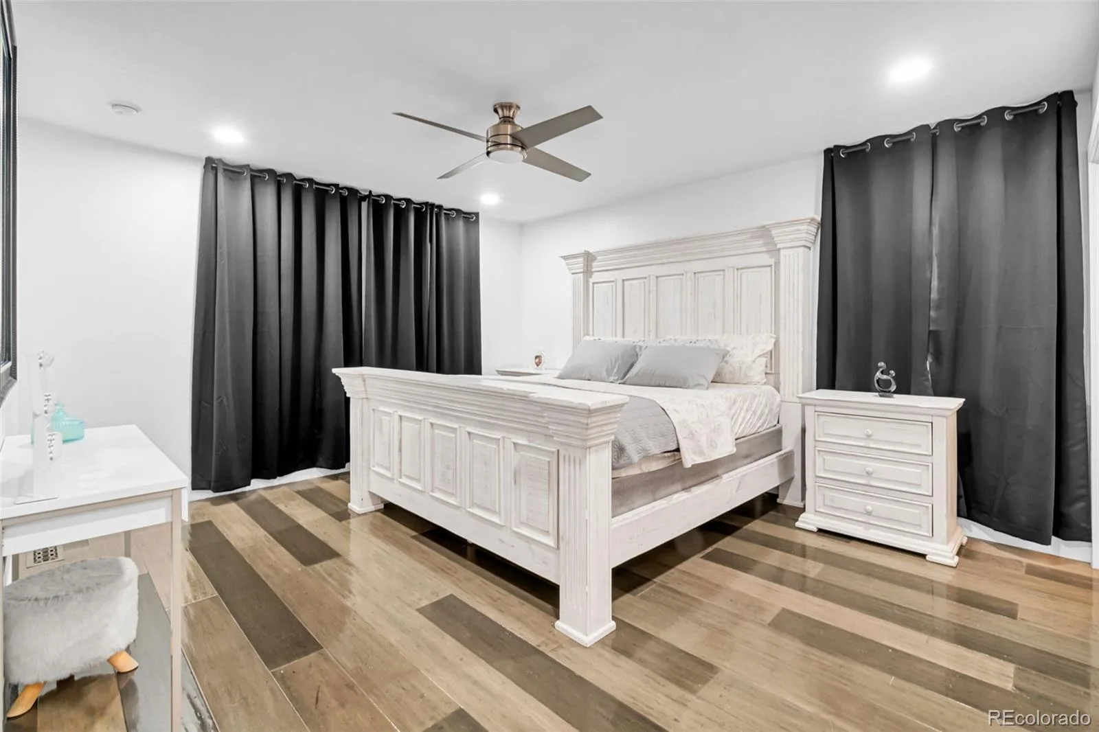 5564 Laredo Street Denver CO 80239 | MLS #REC2743760 06262026040818 1600 16