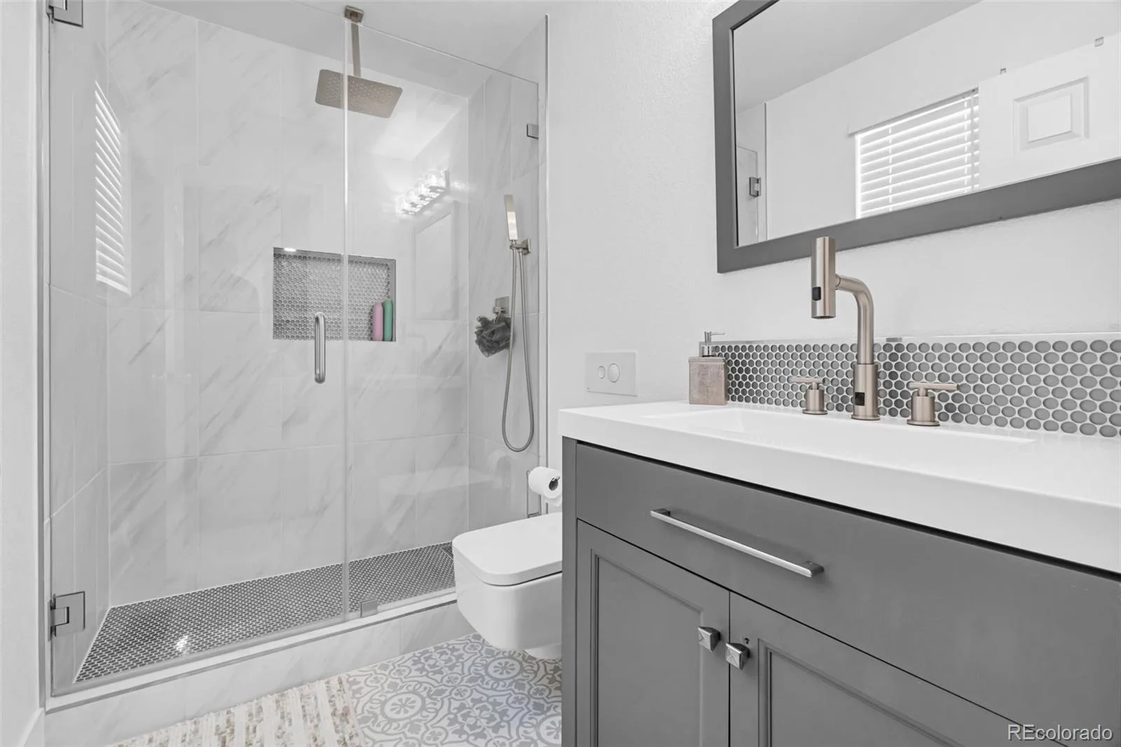 5564 Laredo Street Denver CO 80239 | MLS #REC2743760 06262026040818 1600 19