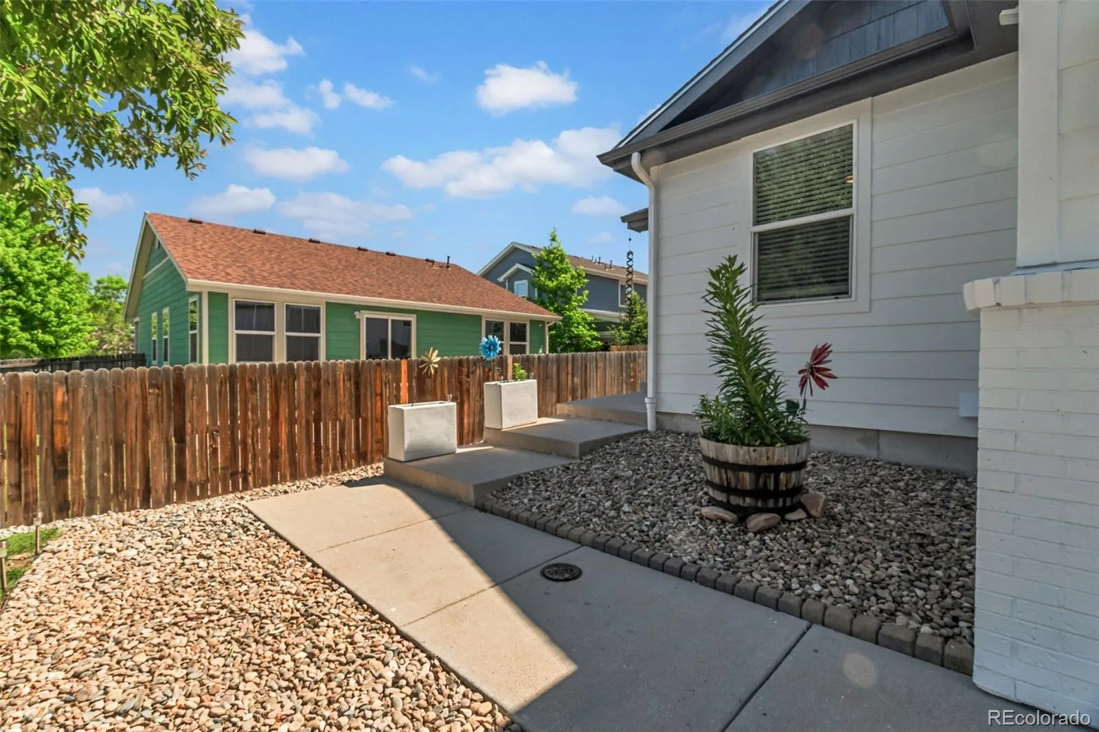 5564 Laredo Street Denver CO 80239 | MLS #REC2743760 06262026040818 1600 2