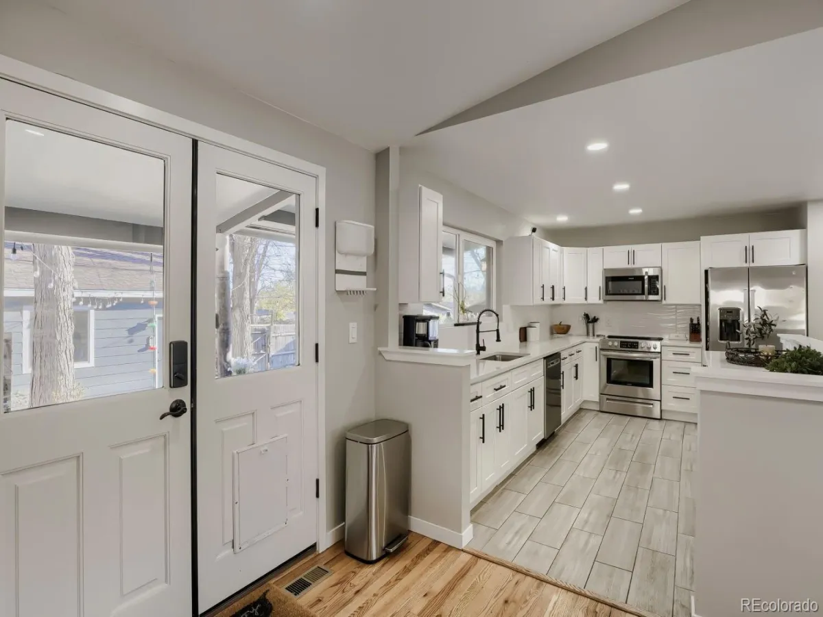 04162026225028 1200 11