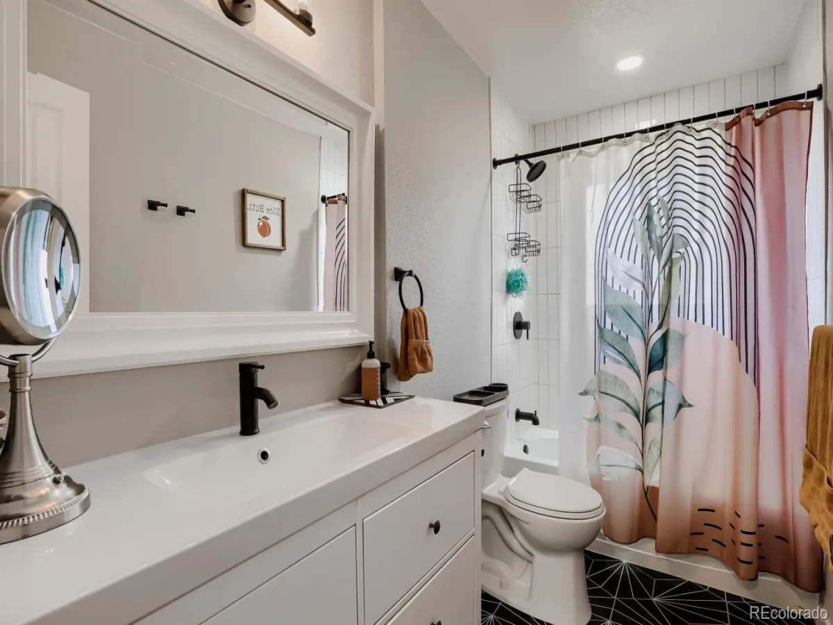 04162026225028 1200 21