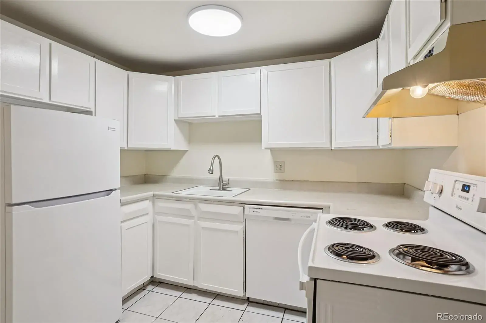 1050 N Lafayette Street #108 Denver CO 80218 MLS #REC2746970 01132026005403 1600 12
