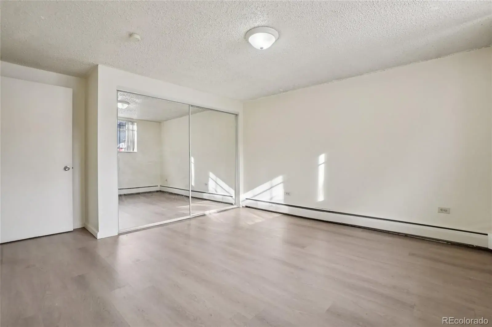 1050 N Lafayette Street #108 Denver CO 80218 MLS #REC2746970 01132026005403 1600 13