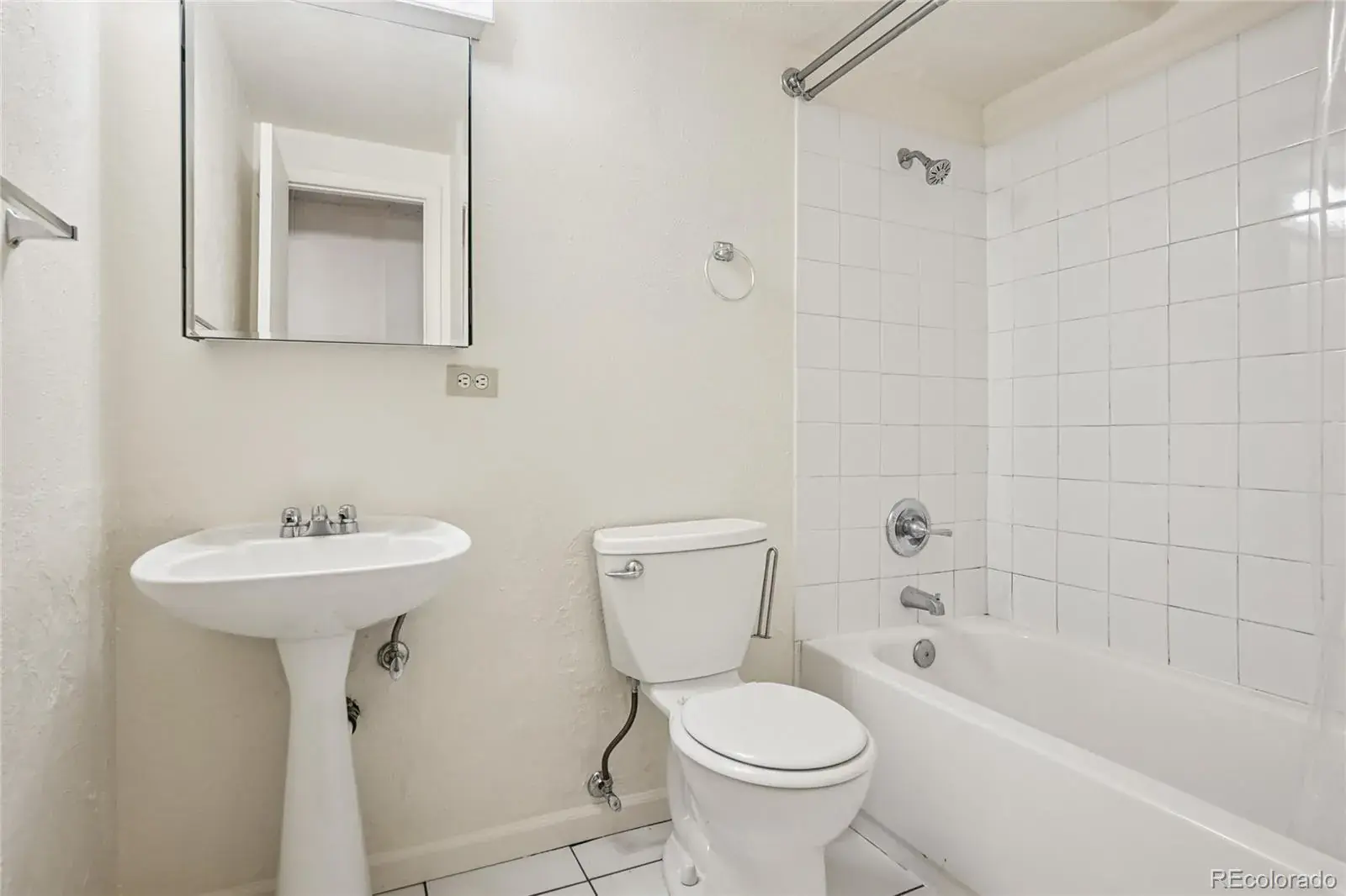 1050 N Lafayette Street #108 Denver CO 80218 MLS #REC2746970 01132026005403 1600 16