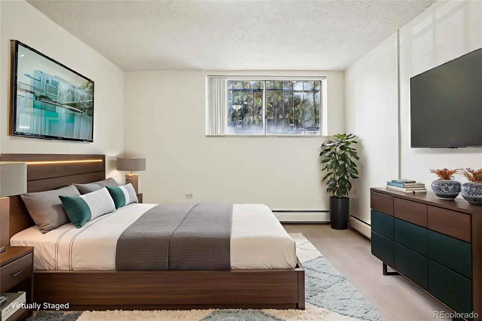 1050 N Lafayette Street #108 Denver CO 80218 MLS #REC2746970 01132026005403 1600 2
