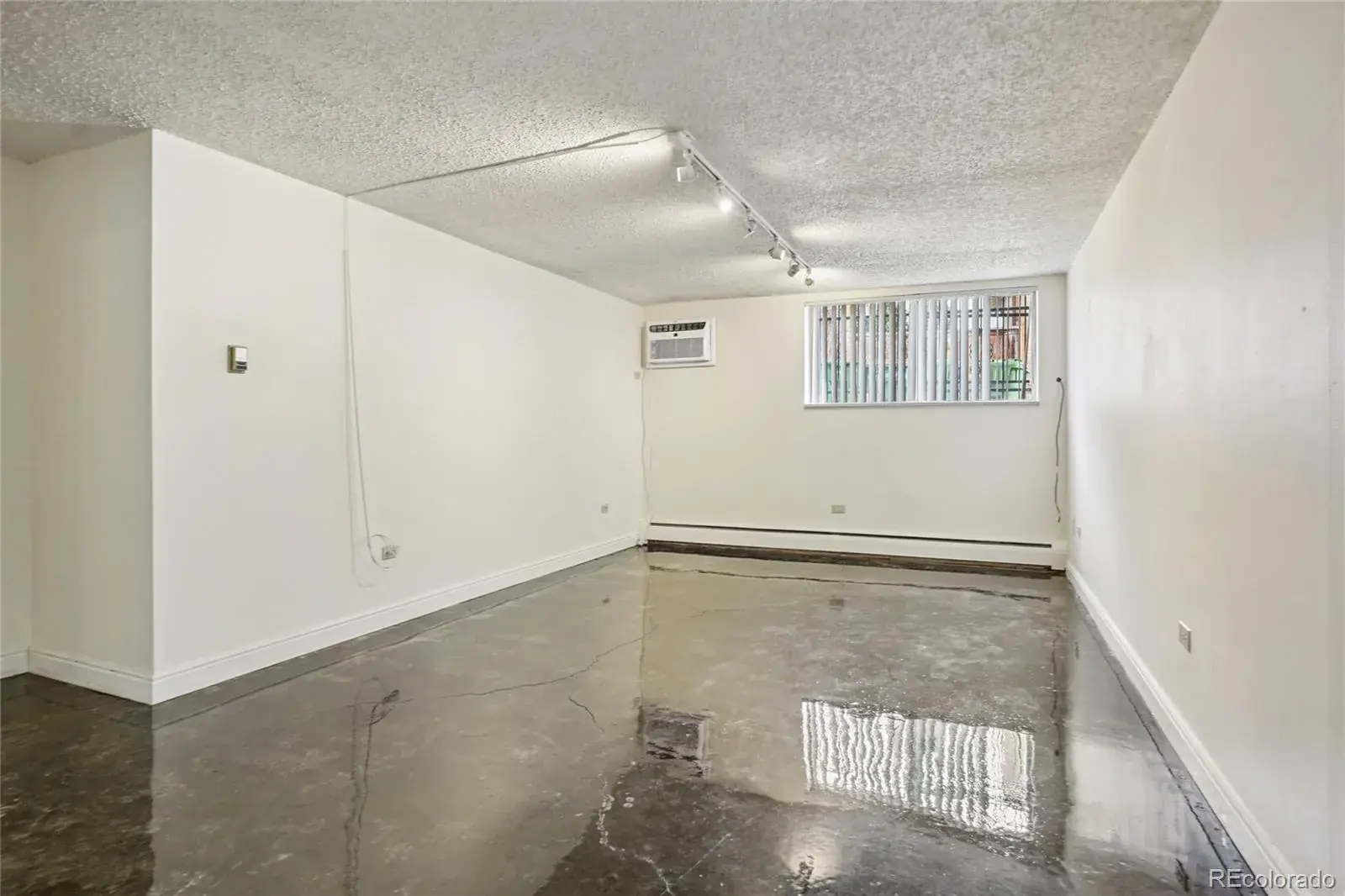 1050 N Lafayette Street #108 Denver CO 80218 MLS #REC2746970 01132026005403 1600 7