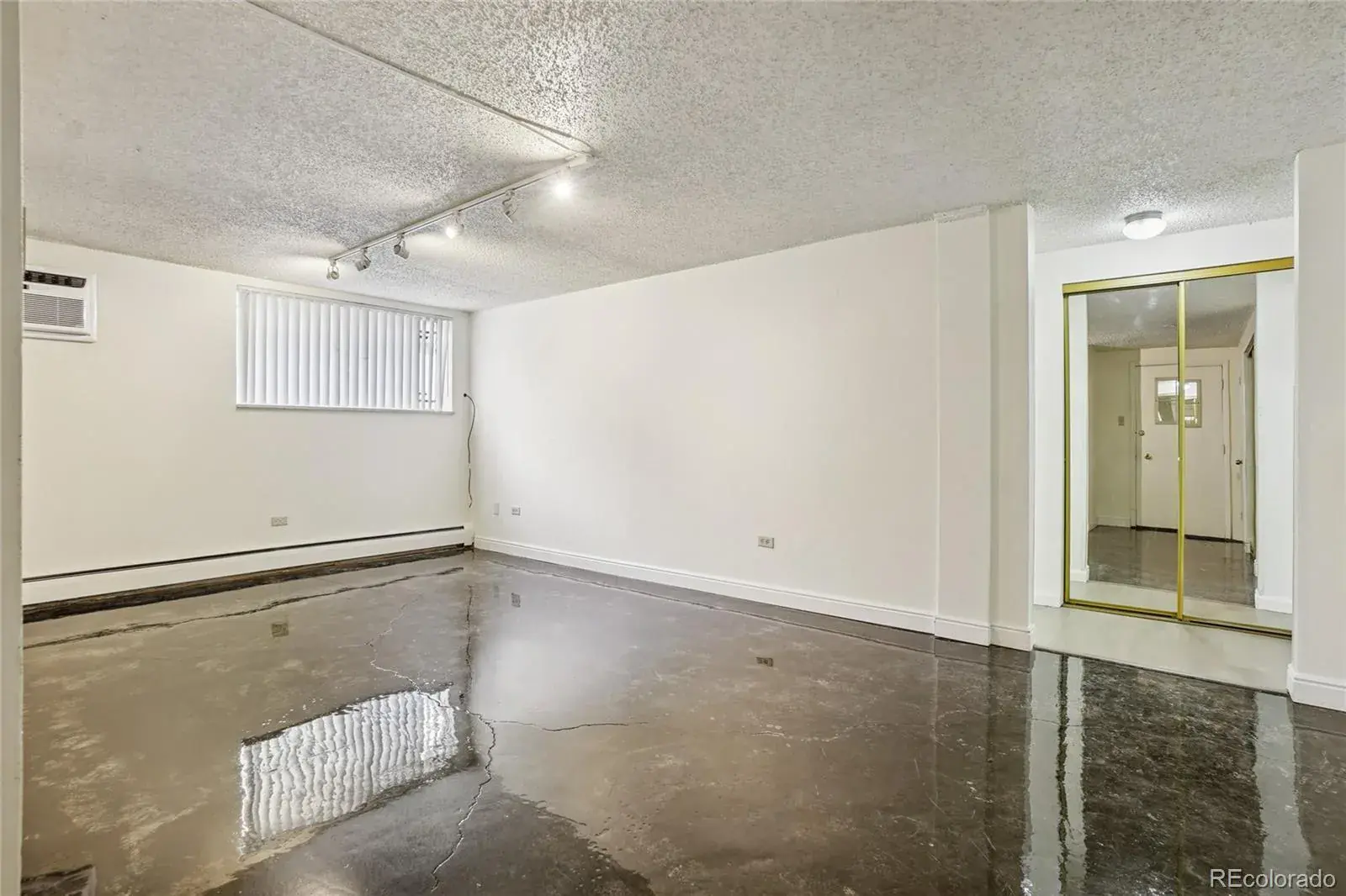 1050 N Lafayette Street #108 Denver CO 80218 MLS #REC2746970 01132026005403 1600 8