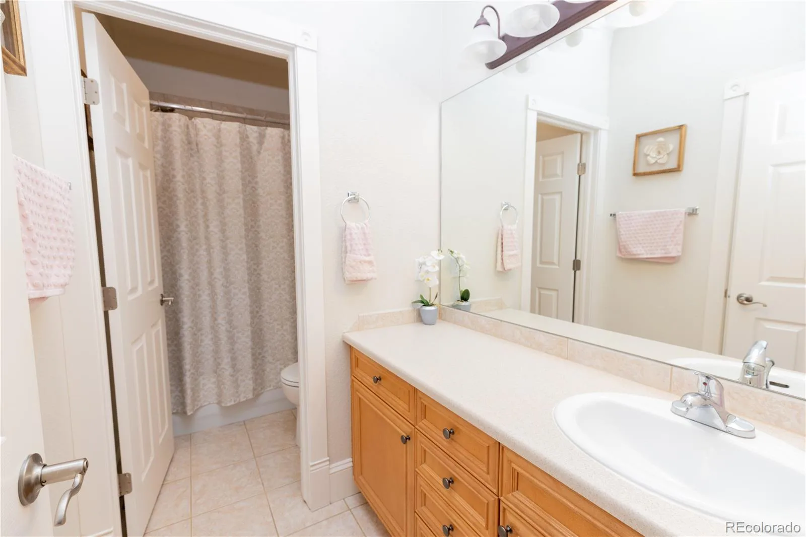 4056 S Liverpool Way Aurora CO 80013 | MLS #REC2750329 09212026193153 1600 25