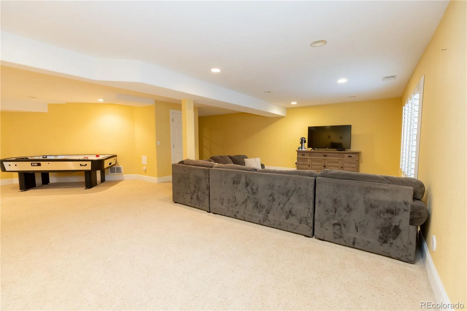 4056 S Liverpool Way Aurora CO 80013 | MLS #REC2750329 09212026193153 1600 28