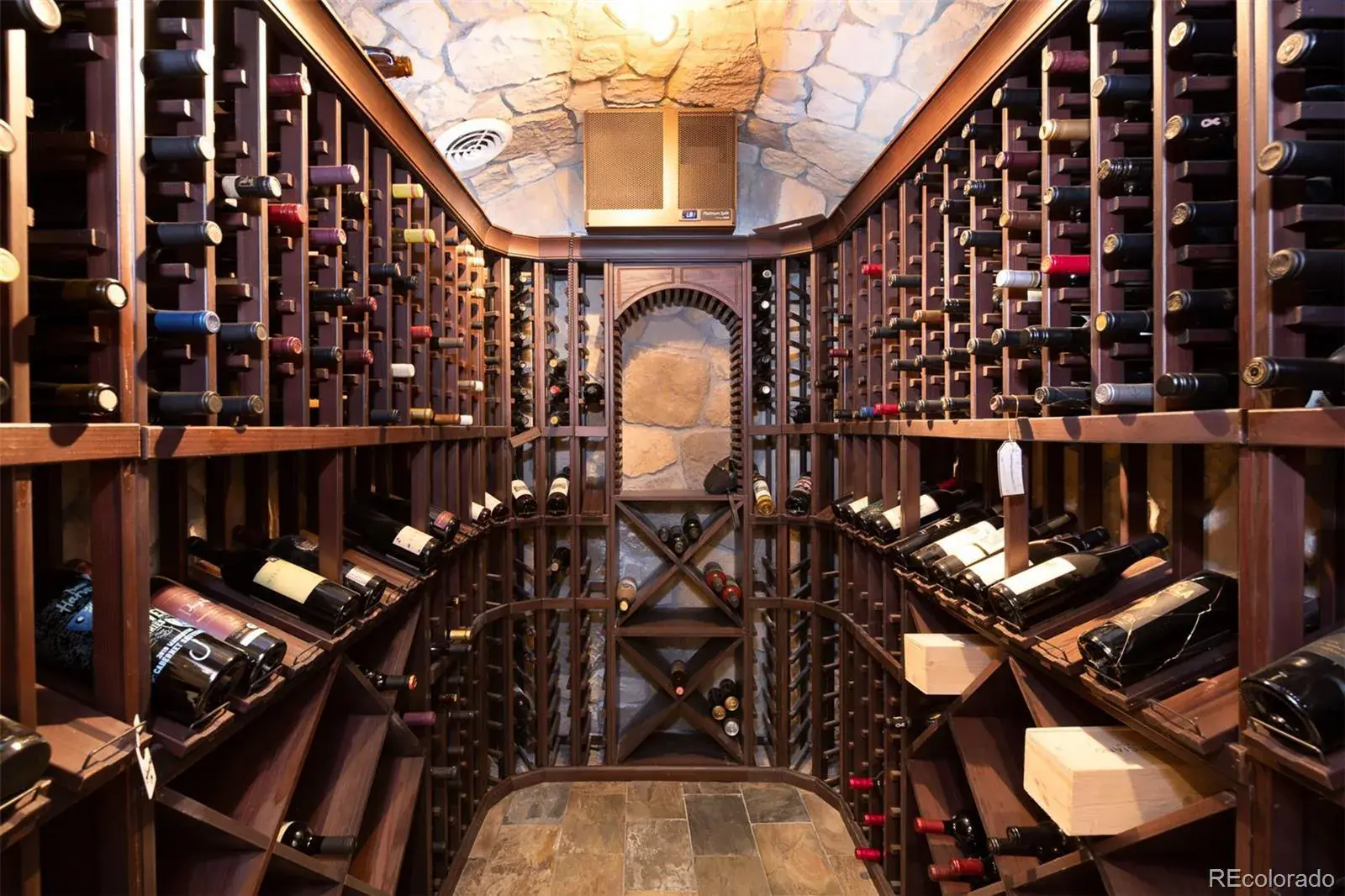 09082025185333 1600 32