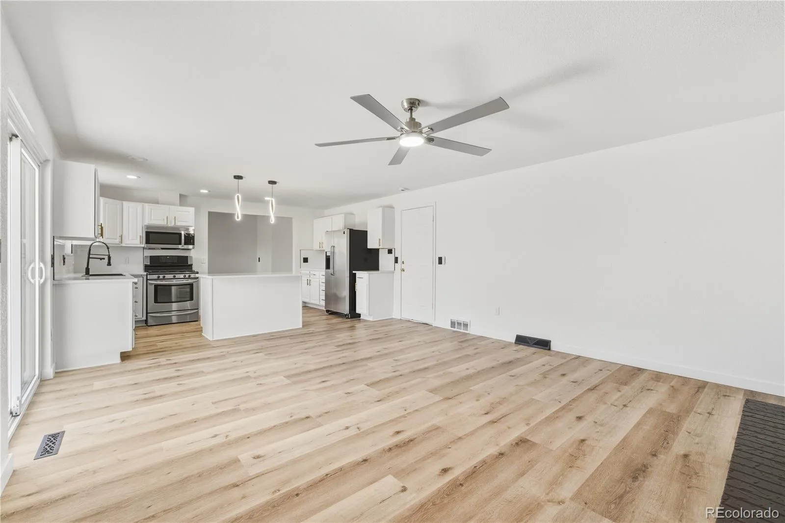 1080 S Garrison Street Lakewood CO 80226 | MLS #REC2755931 10022026215933 1600 6