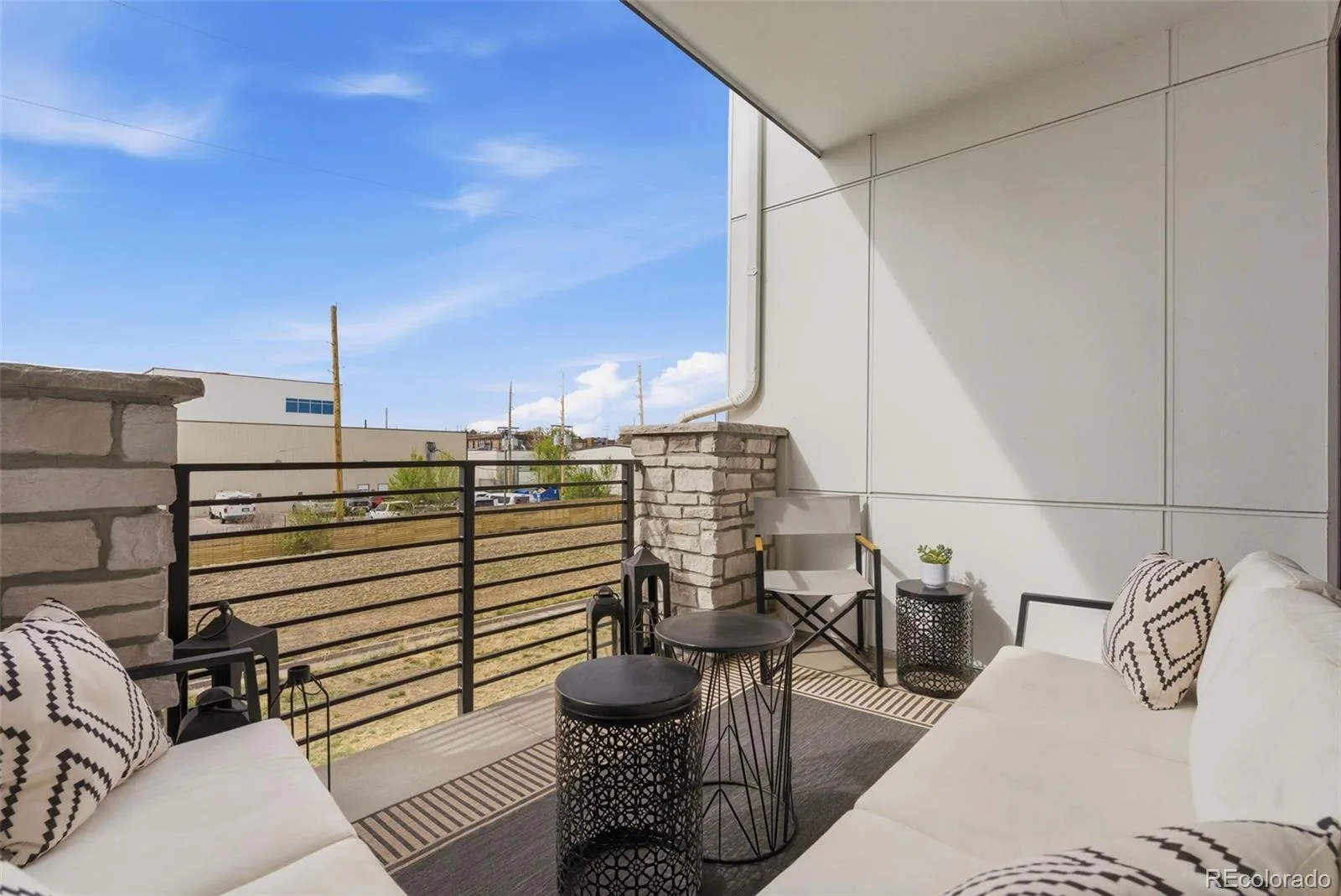 2048 S Holly Street #5 Denver CO 80222 | MLS #REC2758412 09232026085432 1600 23
