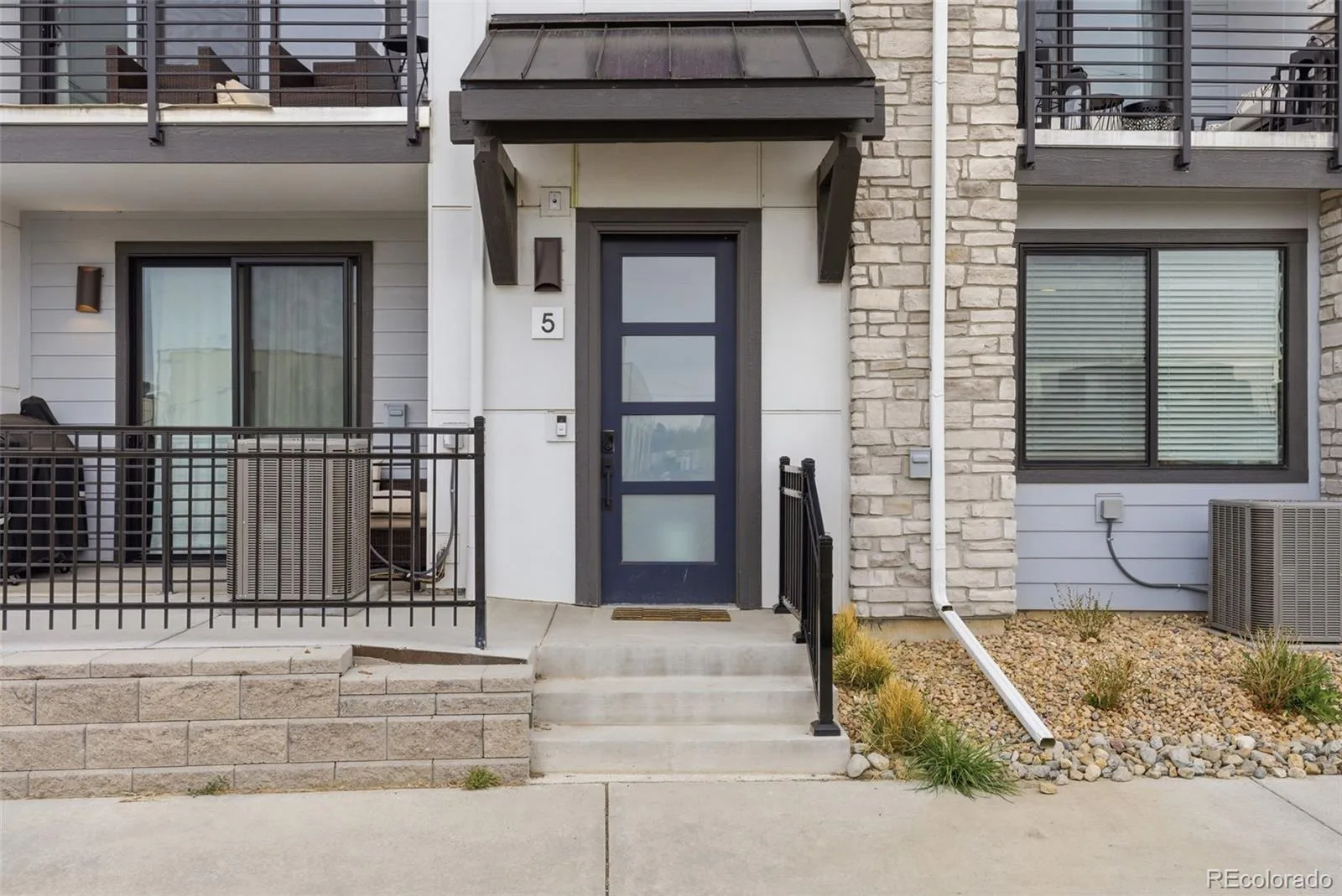 2048 S Holly Street #5 Denver CO 80222 | MLS #REC2758412 09232026085432 1600 39