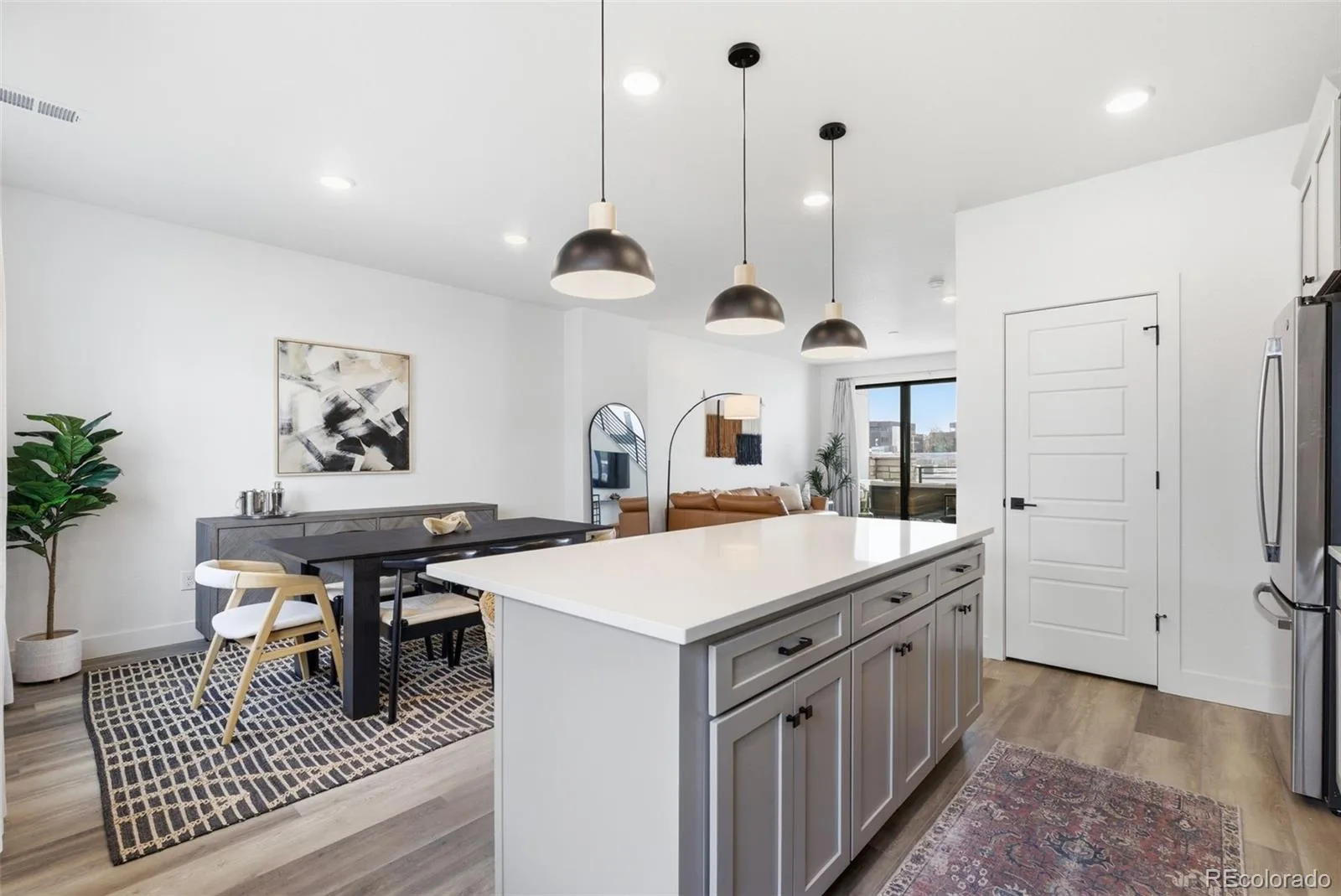 2048 S Holly Street #5 Denver CO 80222 | MLS #REC2758412 09232026085432 1600 7