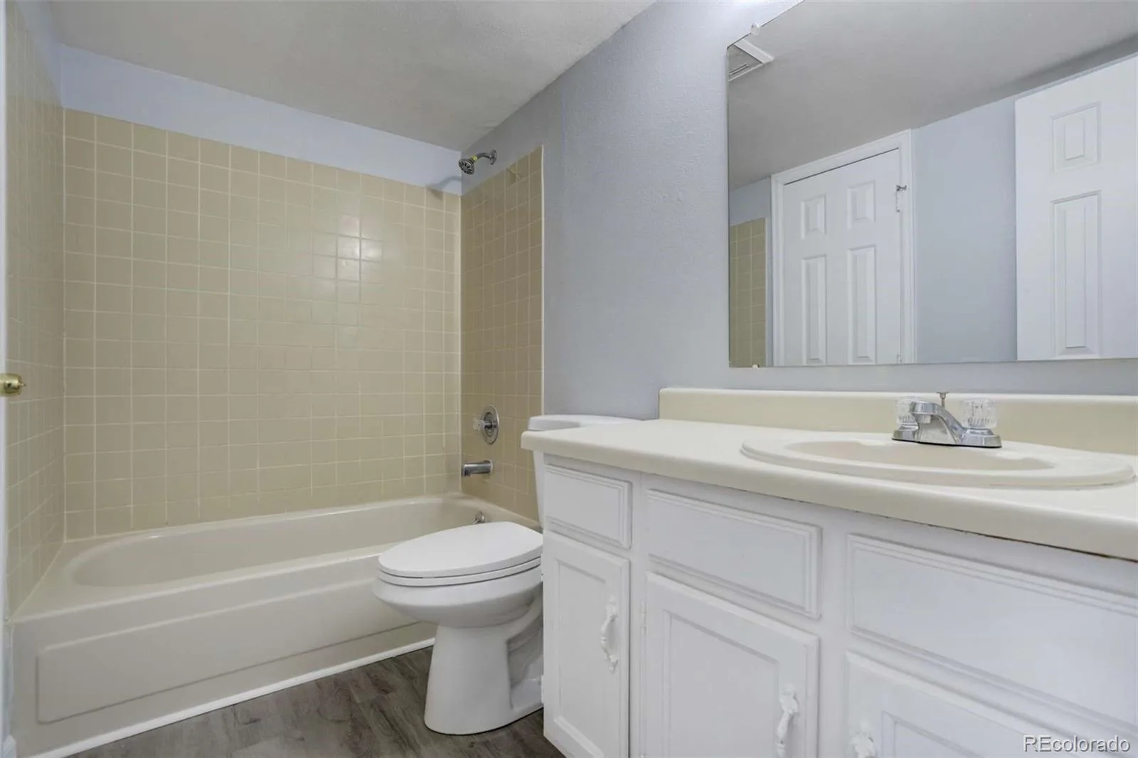16001 E Alaska Place #1 Aurora CO 80017 | MLS #REC2762437 06182026232056 1600 17