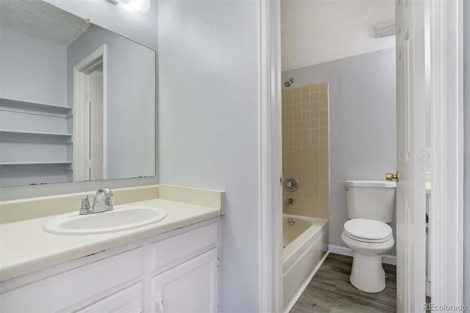16001 E Alaska Place #1 Aurora CO 80017 | MLS #REC2762437 06182026232056 1600 22