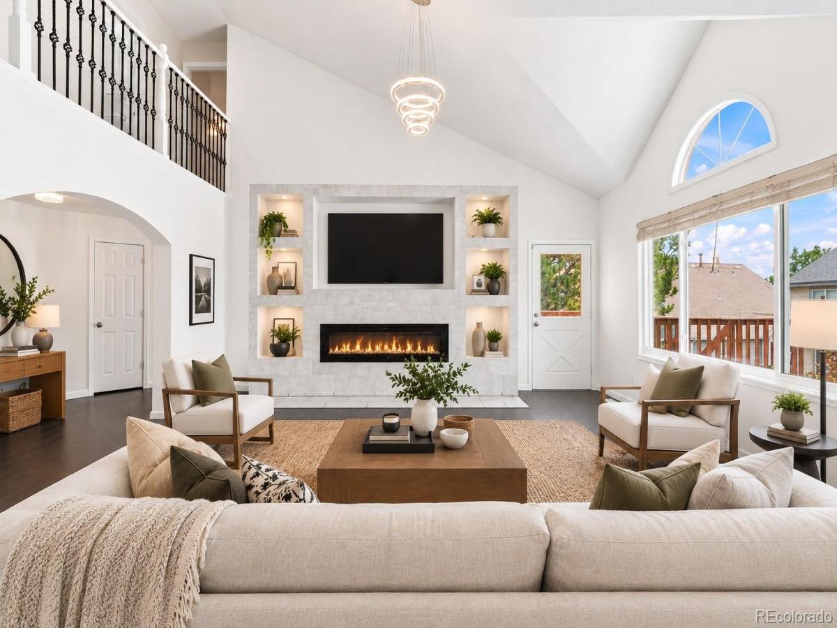 18290 E Harvard Place Aurora CO 80013 | MLS #REC2762987 MLS #REC2762987 image #0