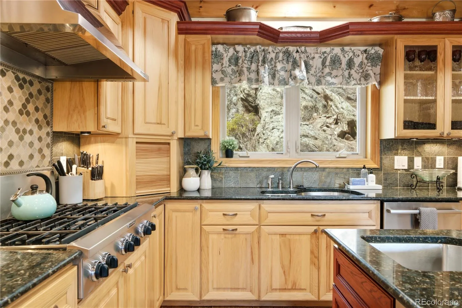 9659 S Turkey Creek Road Morrison CO 80465 | MLS #REC2764987 04272026165000 1600 10